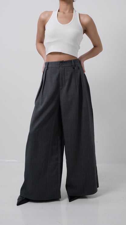 Ivy Flow in Shadow Tones (Black/Dark Grey)