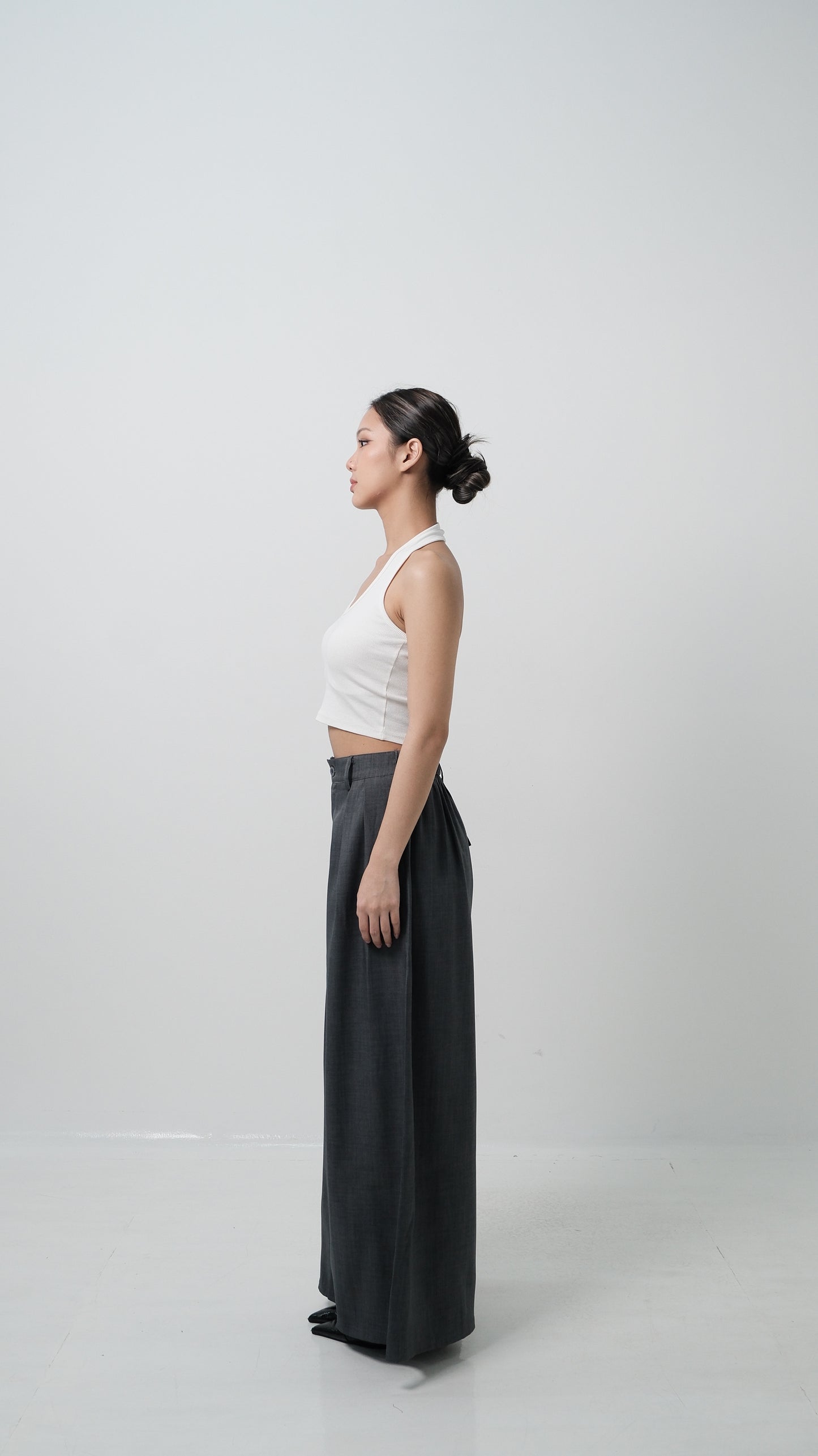 Ivy Flow in Shadow Tones (Black/Dark Grey)